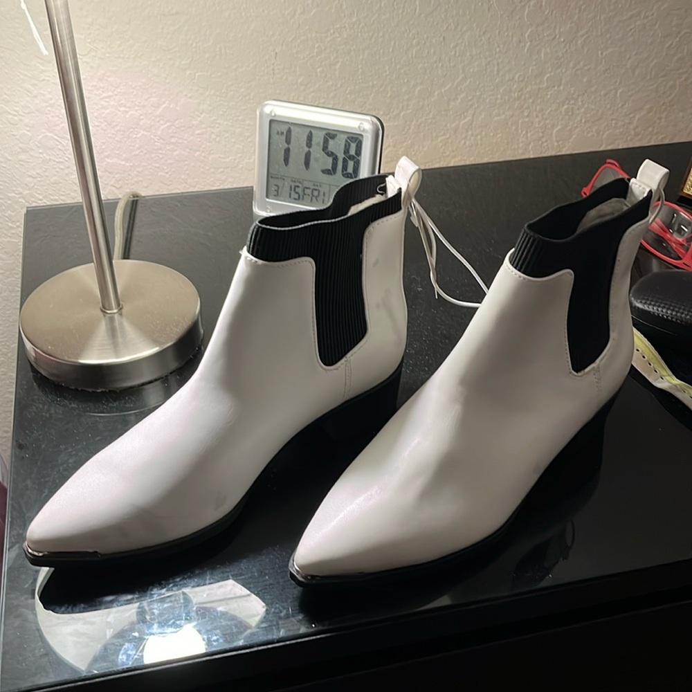 Ankle white boot